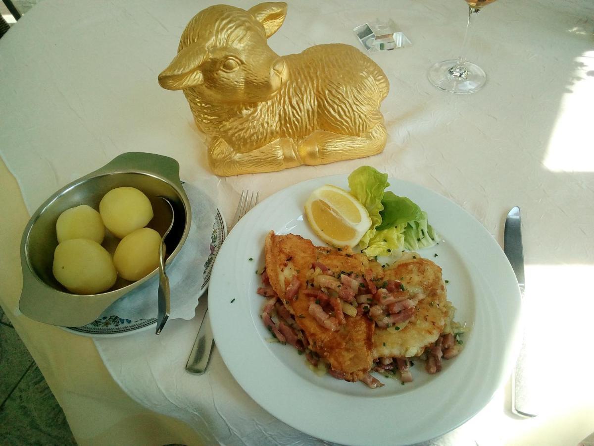 戈登斯拉姆餐厅和酒店 丁克尔斯比尔 外观 照片
